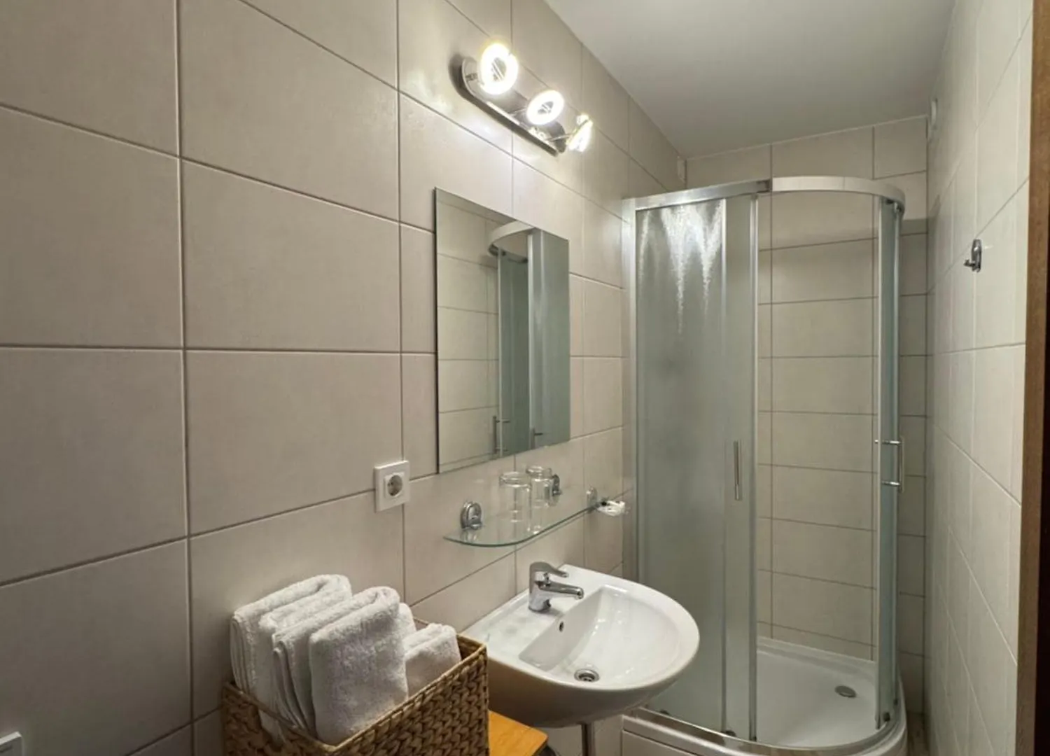 Guest House Bakhus Zerjavka